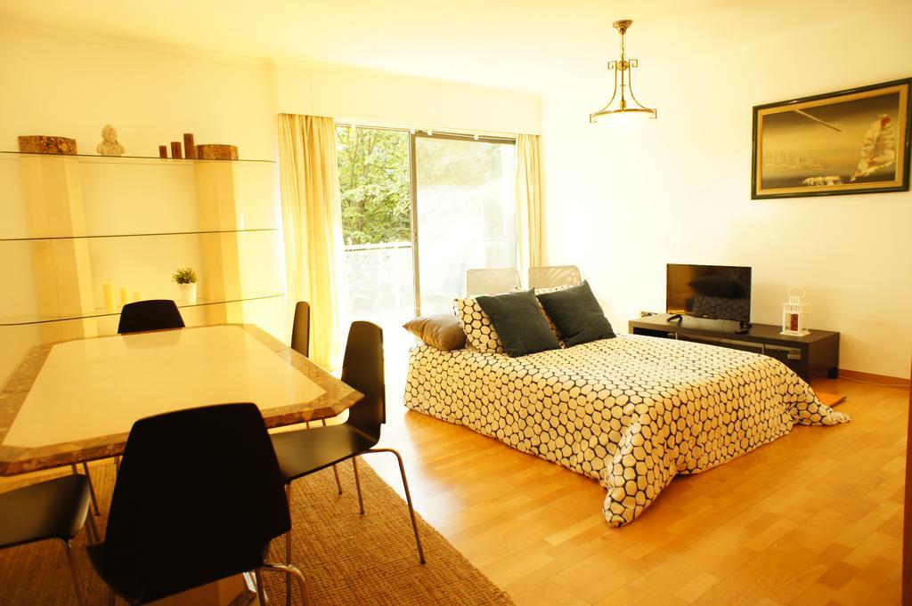 Modern Apartment Near The Bridge Lisboa Exterior foto