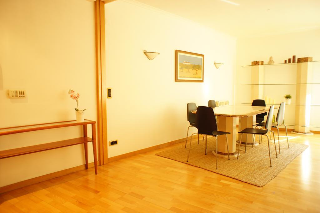 Modern Apartment Near The Bridge Lisboa Exterior foto