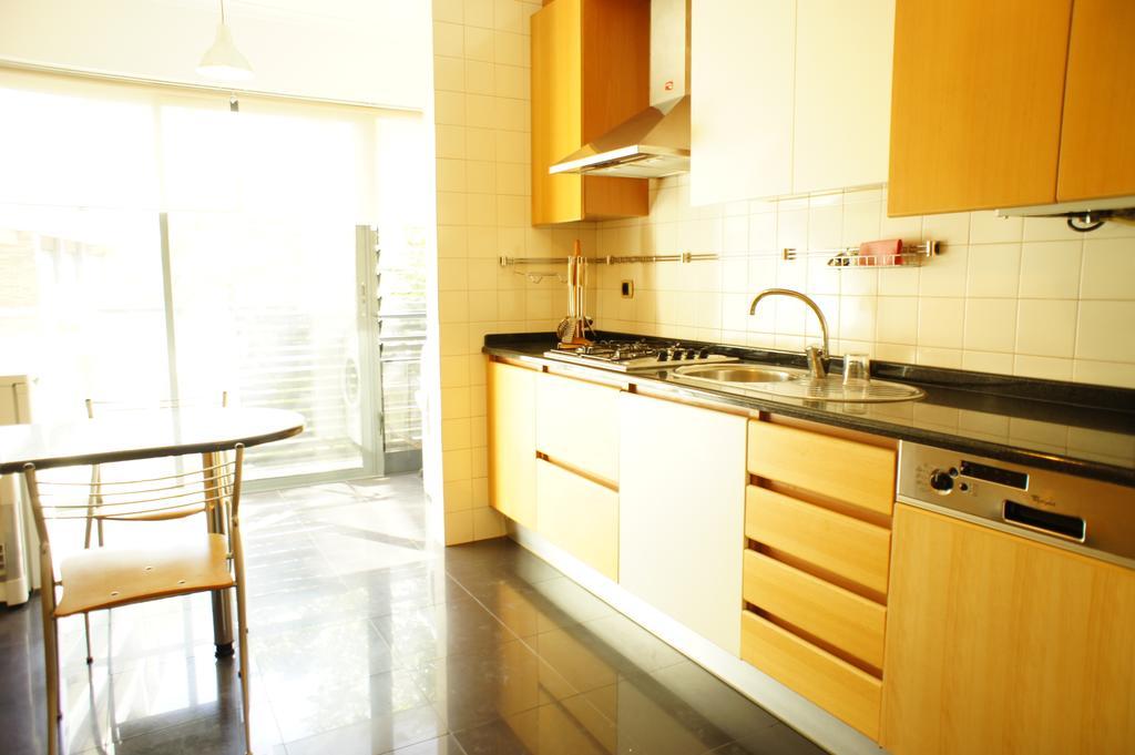Modern Apartment Near The Bridge Lisboa Exterior foto